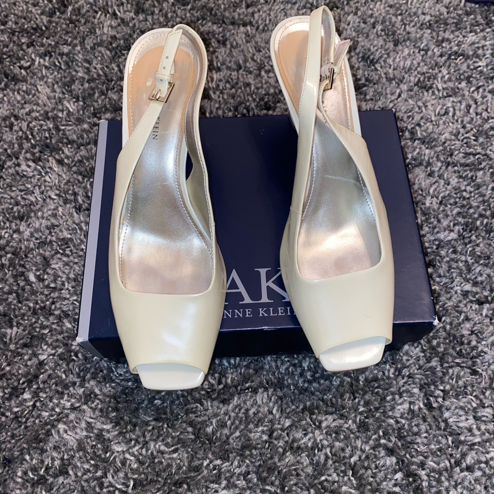 Anne Klein Ivory Ankle Strap Sandal Wedge Heel - Women's Size 10